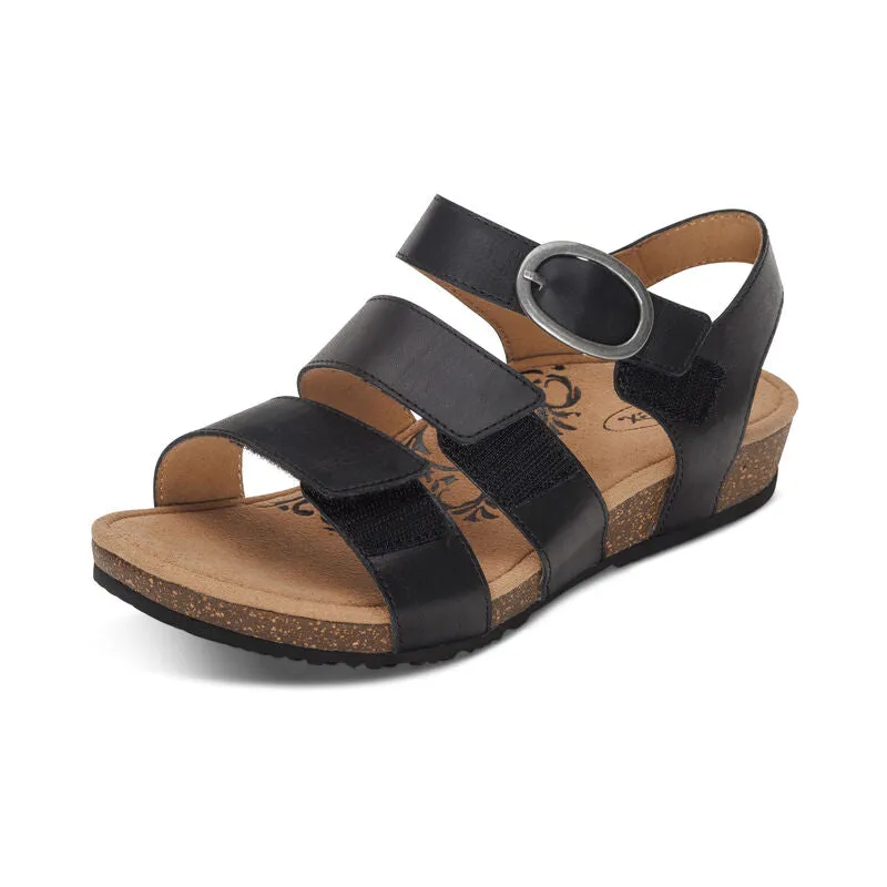 Aetrex Women's Lilly Adjustable Quarter Strap Sandal - Black SC560